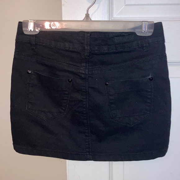 Mini skirt - Picture 2 of 2